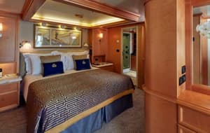 Cunard Queen Elizabeth Accommodation Master Suite 2.jpg